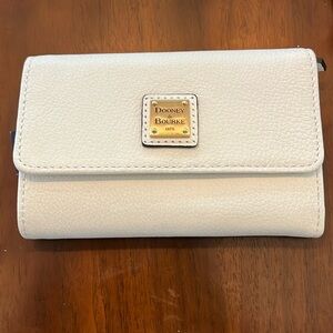 NWT White Dooney and Bourke Wallet